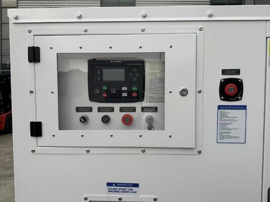 良い価格 62.5KVA/50KW 静かなディーゼル発電機セット スマートジェーンコントローラと低騒音と振動 オンライン